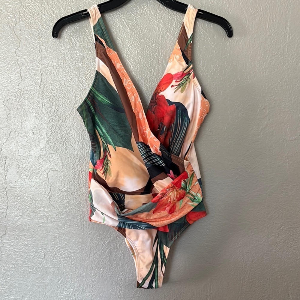 Women’s One Piece Swimsuit, Tropical, Medium, NWT